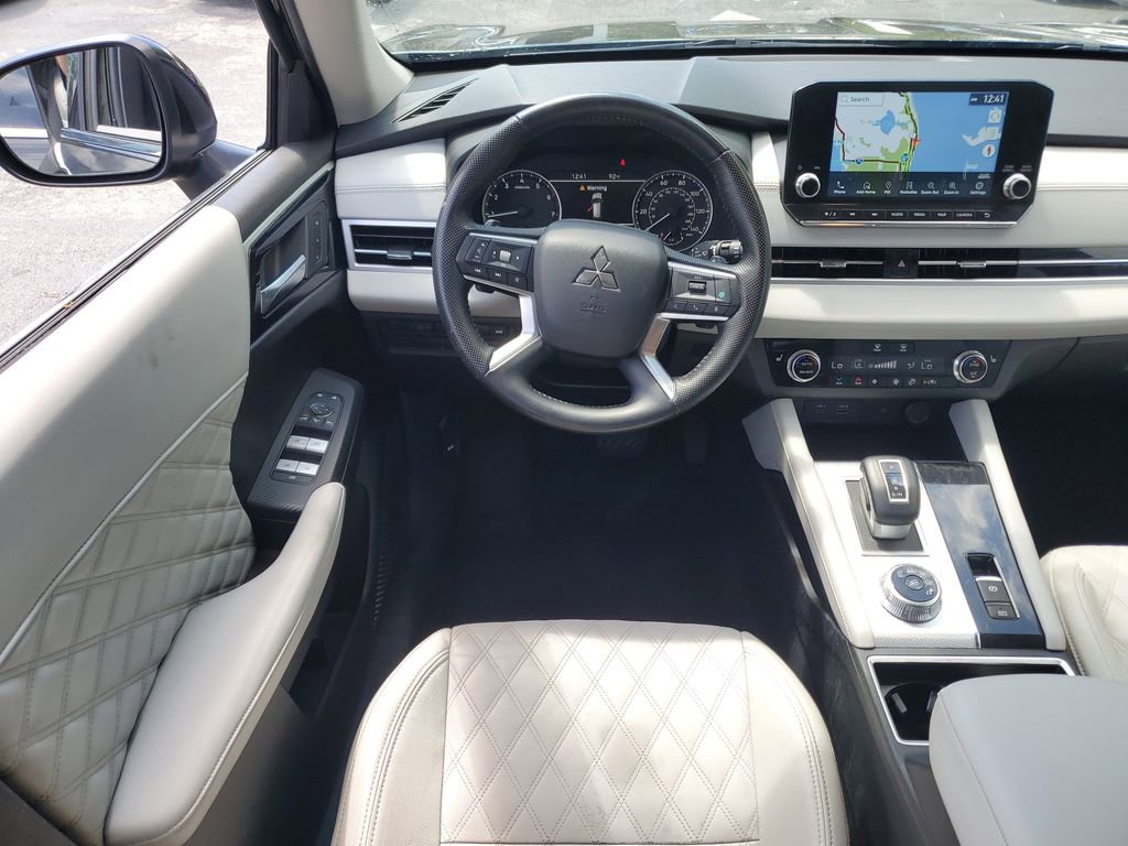 Used 2022 Mitsubishi Outlander SEL image 16