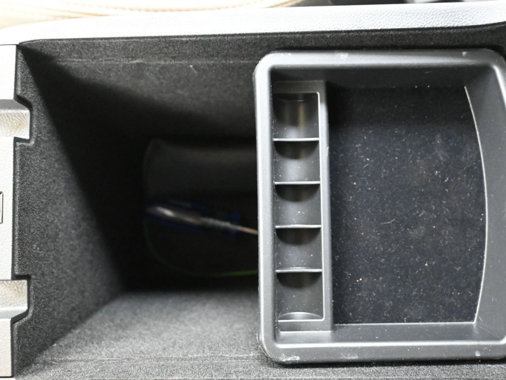 Used 2024 Subaru Ascent Premium w/ Convenience Package image 39