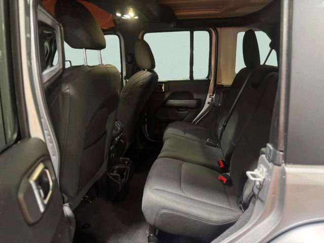 Used 2020 Jeep Wrangler Unlimited Sahara image 25