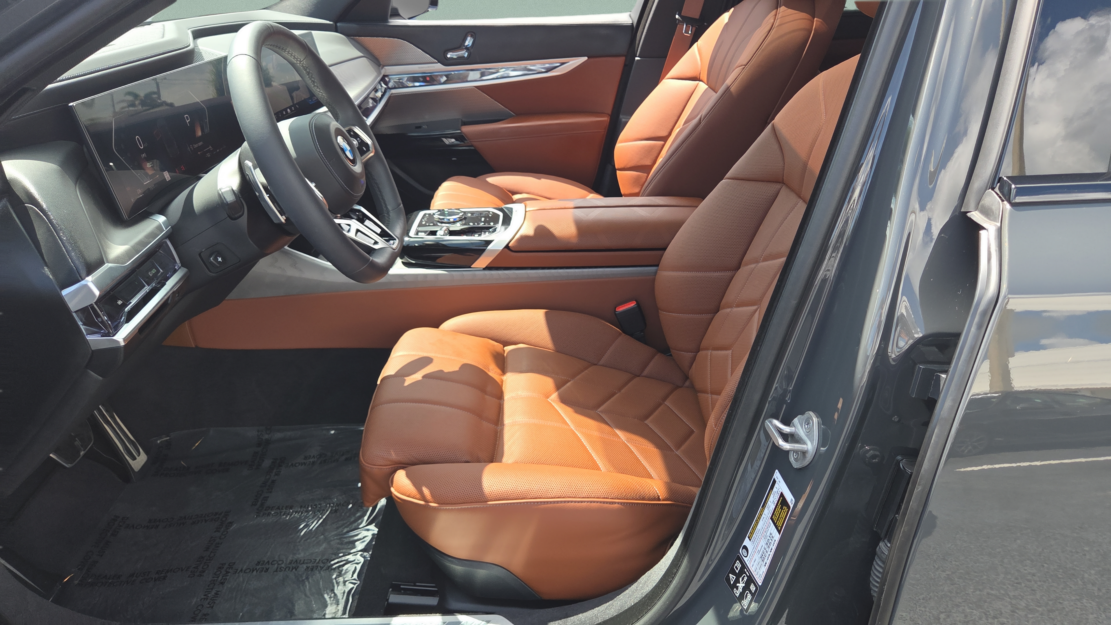 Certified 2025 BMW 760i xDrive w/ Executive Package AWD/4WD image 9