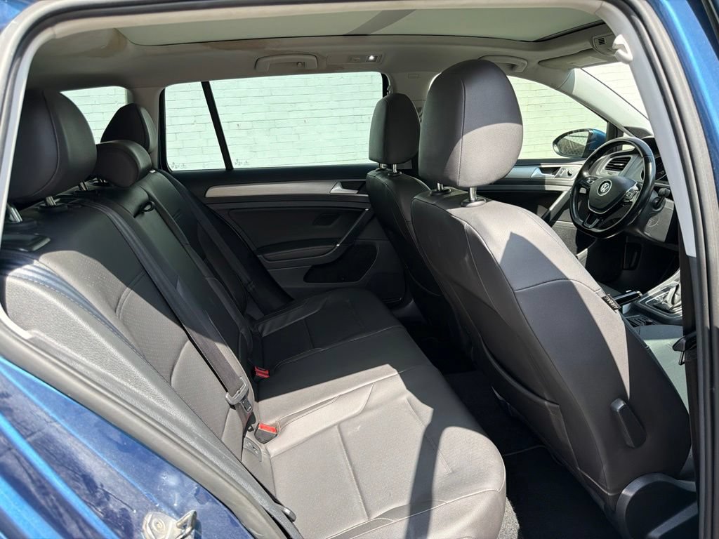 Used 2015 Volkswagen Golf TDI SE FWD image 9