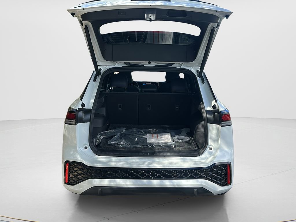 New 2026 Volkswagen Tiguan SE R-Line image 12