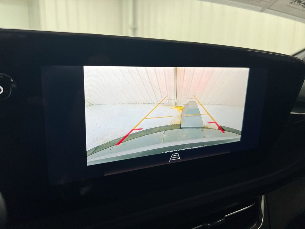 Used 2025 Buick Envista Preferred w/ Convenience II Package image 15