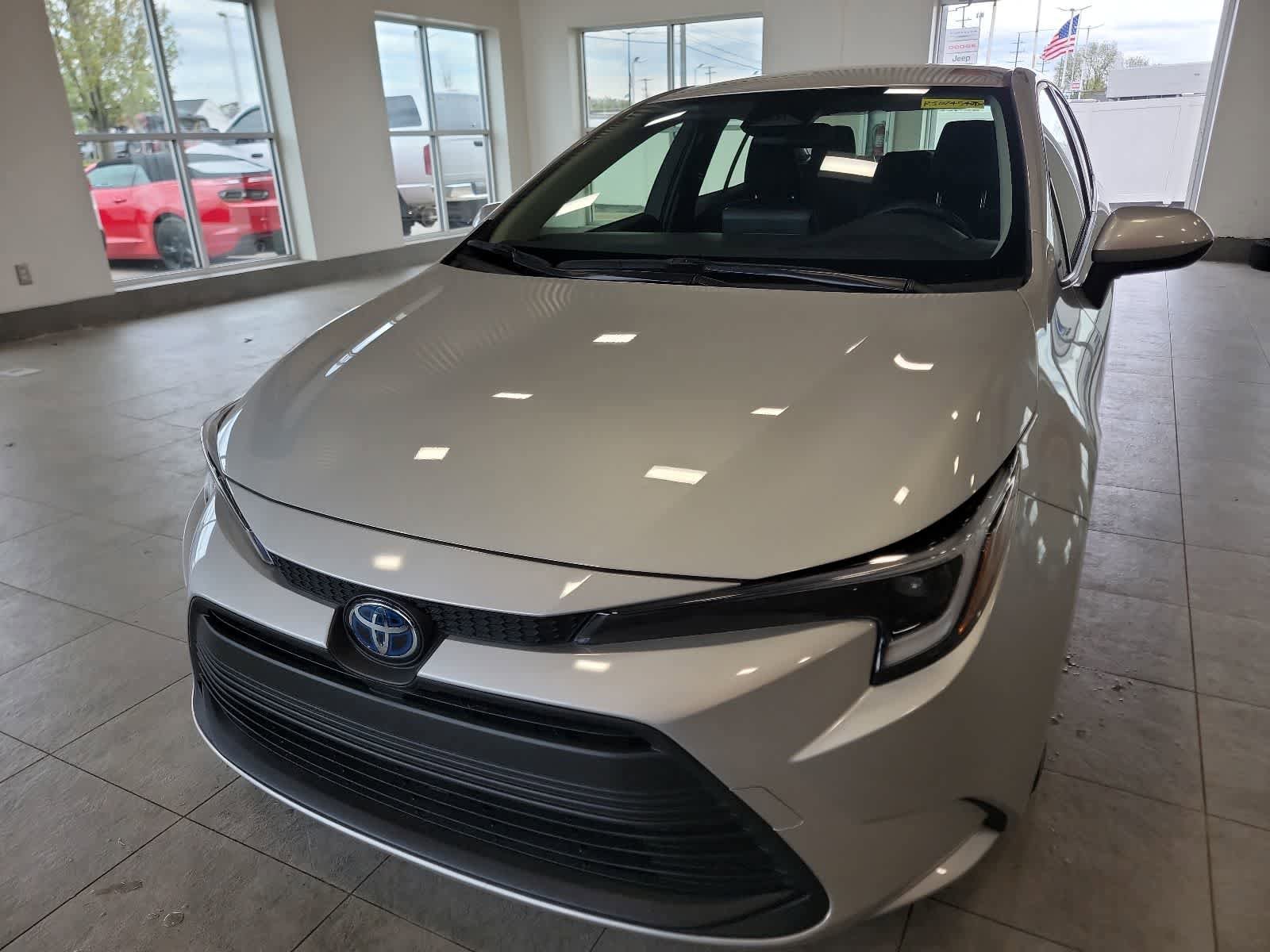 Used 2024 Toyota Corolla LE FWD video 2