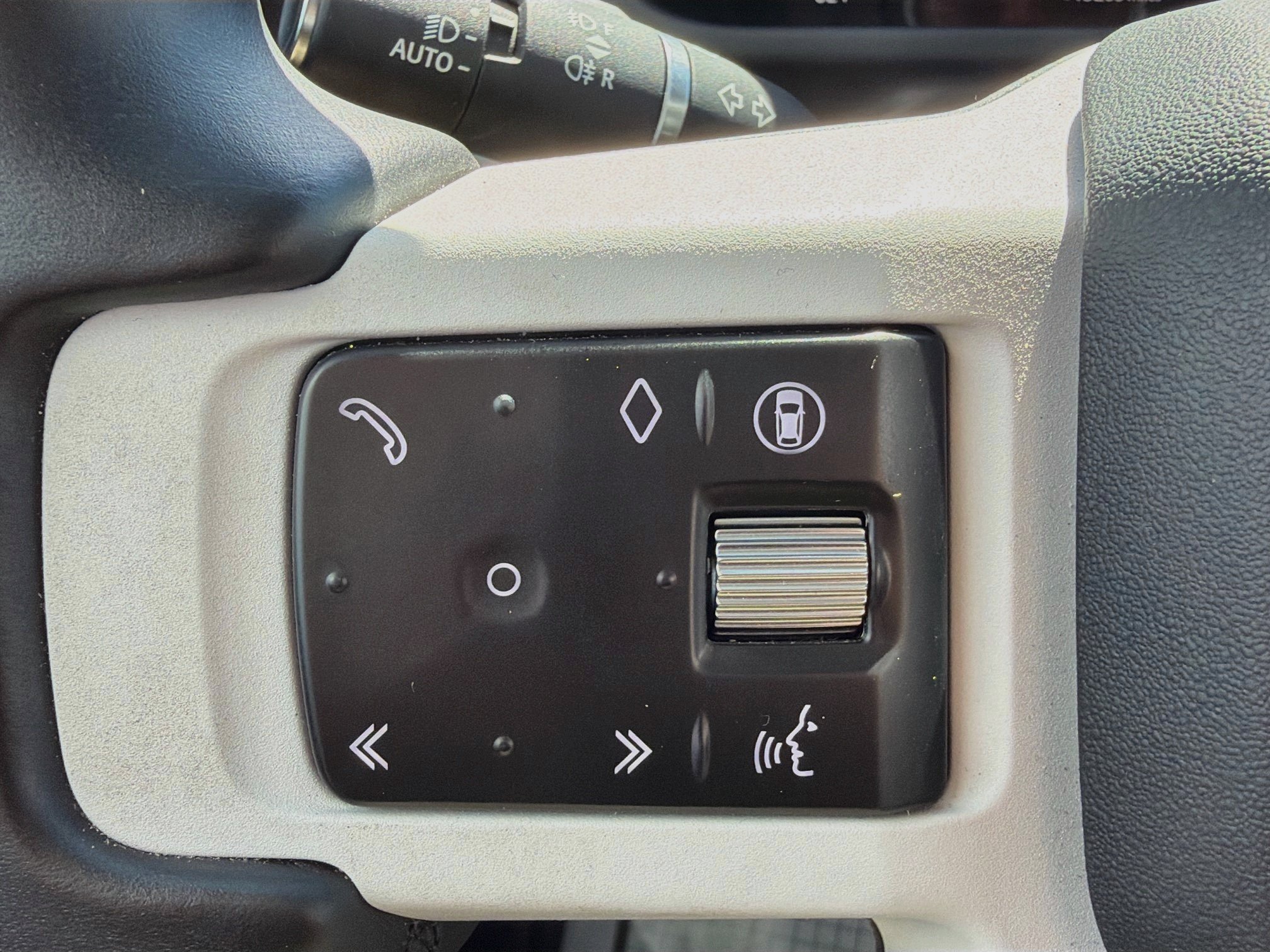 Used 2025 Land Rover Defender 110 S AWD/4WD image 38