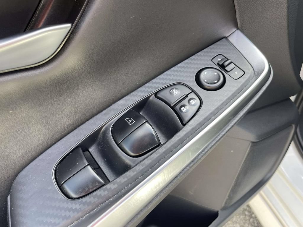 Used 2024 Nissan Sentra SR FWD image 17