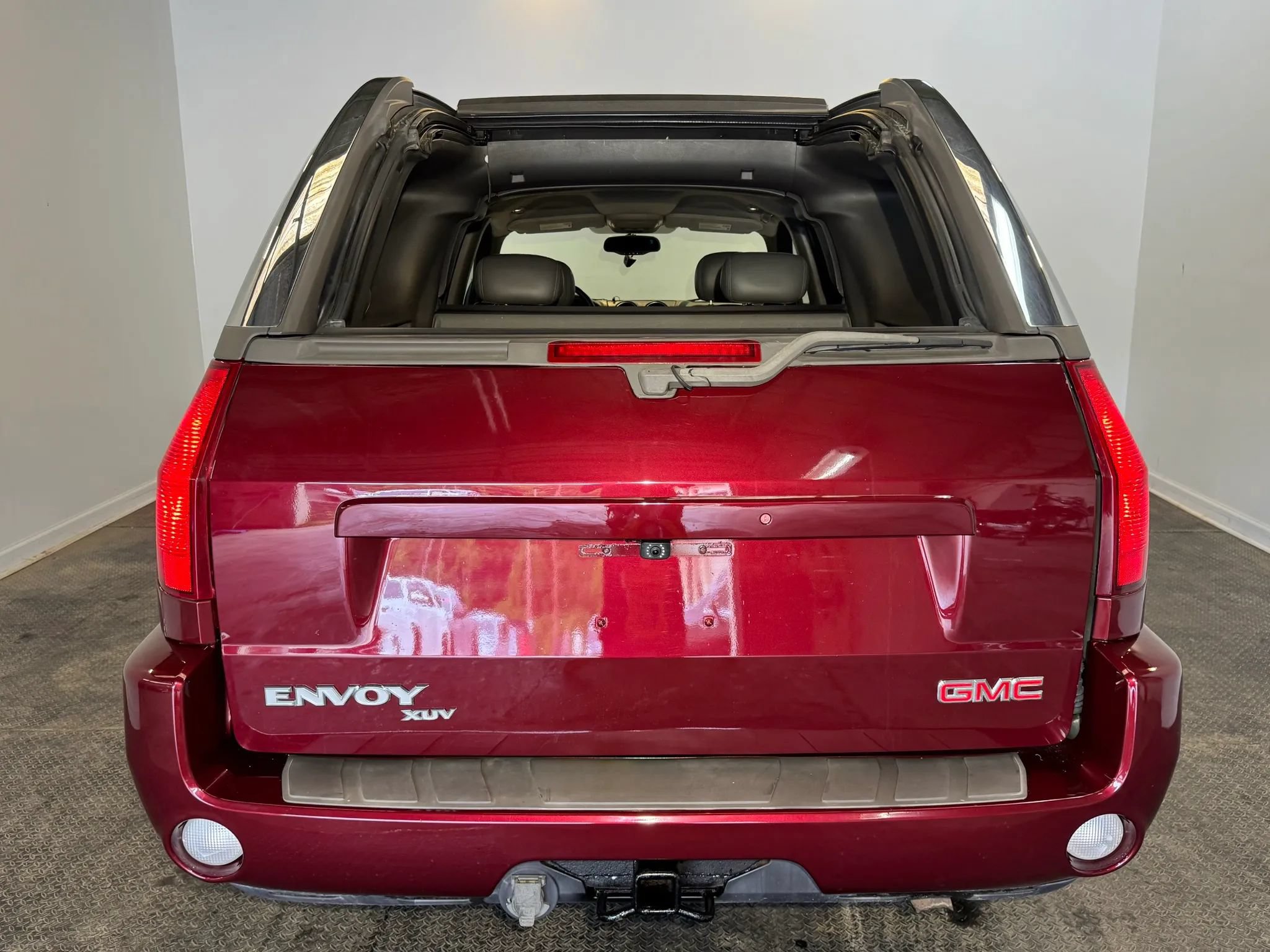 Used 2004 GMC Envoy XUV SLE w/ 1SB Preferred Equipment Group AWD/4WD image 5