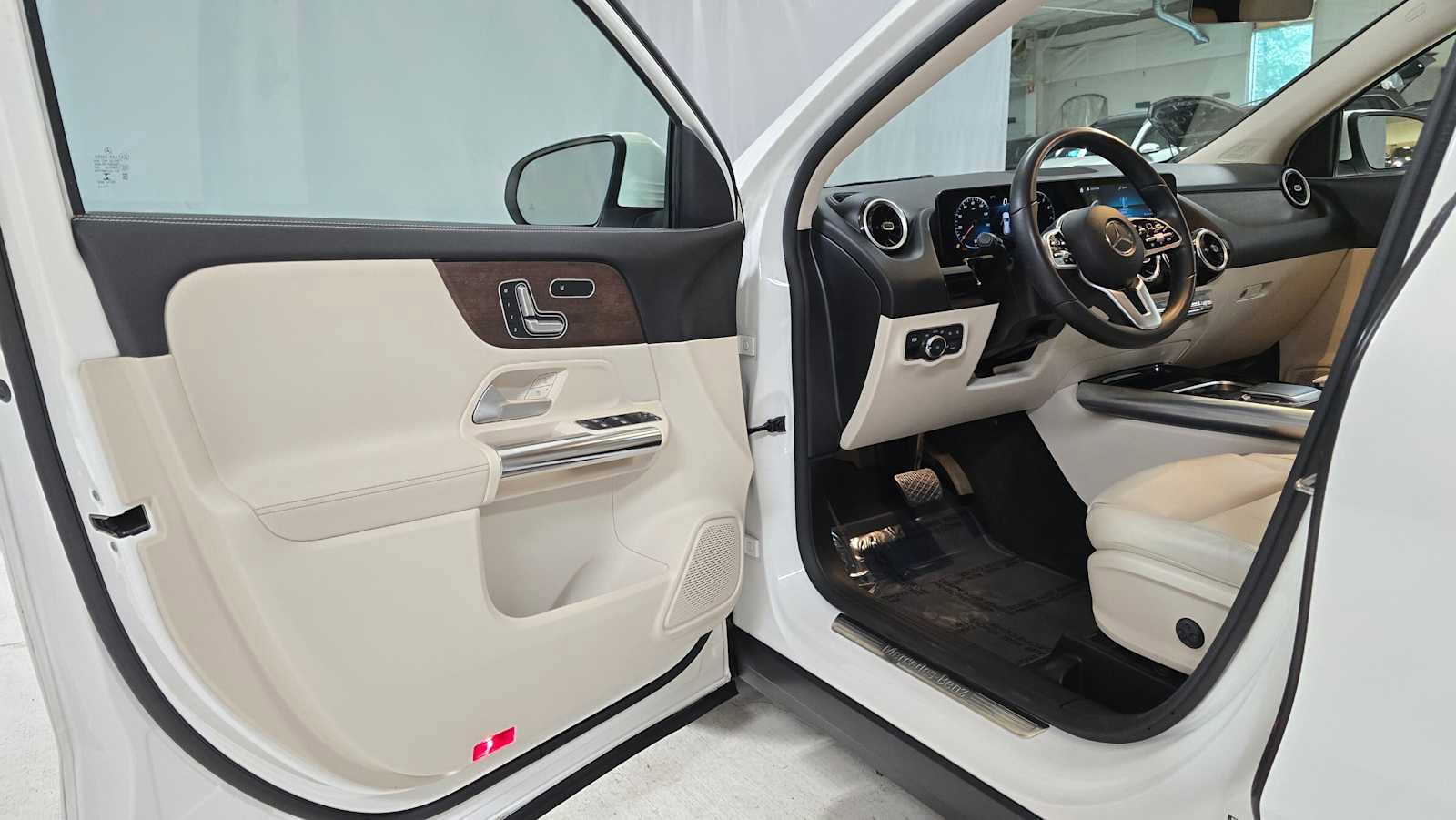 Used 2022 Mercedes-Benz GLA 250 4MATIC image 19