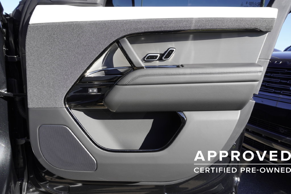 Used 2025 Land Rover Range Rover Sport Dynamic SE AWD/4WD image 21