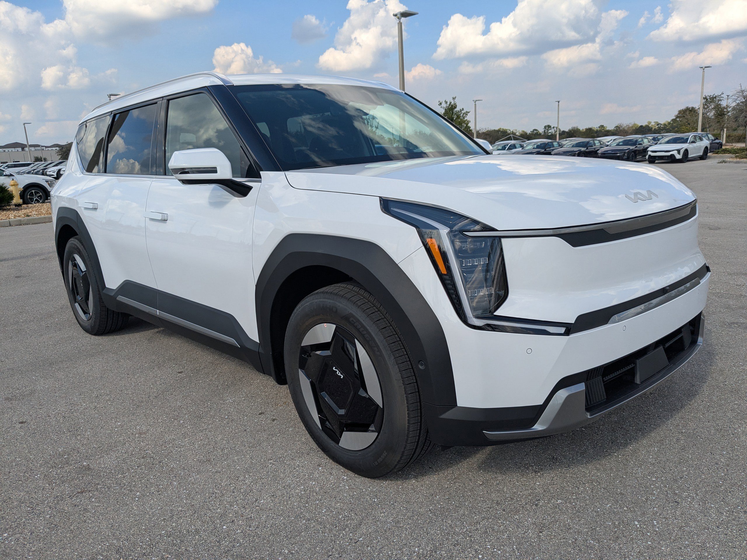 New 2026 Kia EV9 Wind image 2