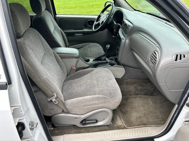 Used 2004 Chevrolet TrailBlazer LS w/ LS Preferred Equipment Group AWD/4WD image 33