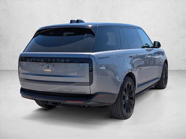 Used 2025 Land Rover Range Rover Long Wheelbase SE image 4