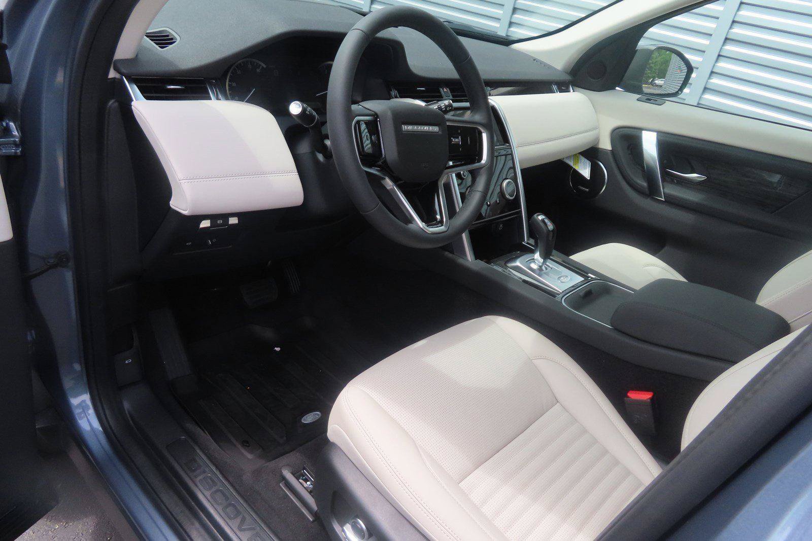 Used 2023 Land Rover Discovery Sport SE AWD/4WD image 19