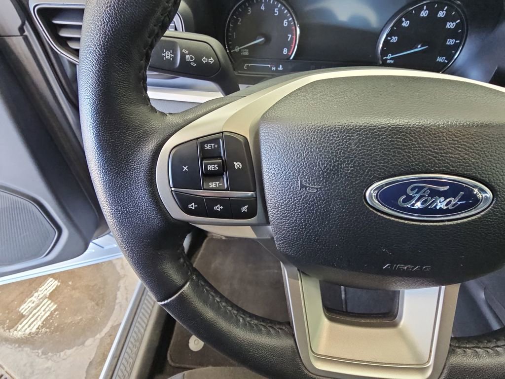 Used 2024 Ford Explorer XLT image 17