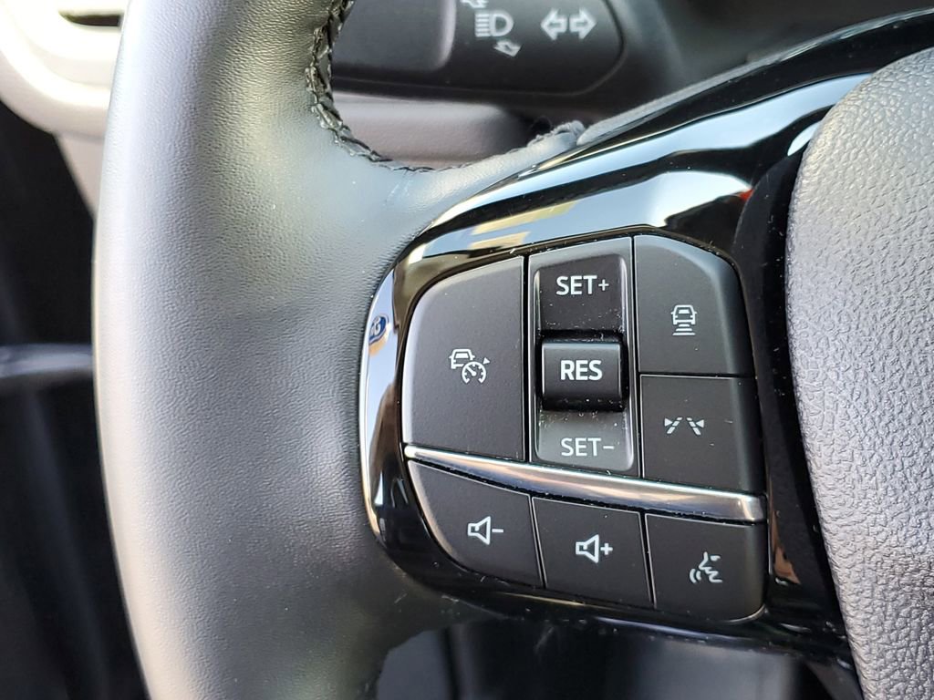 Certified 2025 Ford Escape Platinum image 16