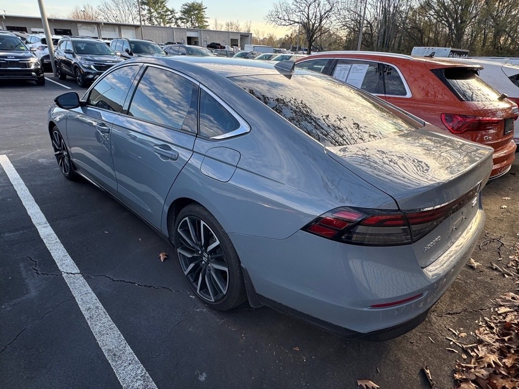 Used 2023 Honda Accord Touring image 6