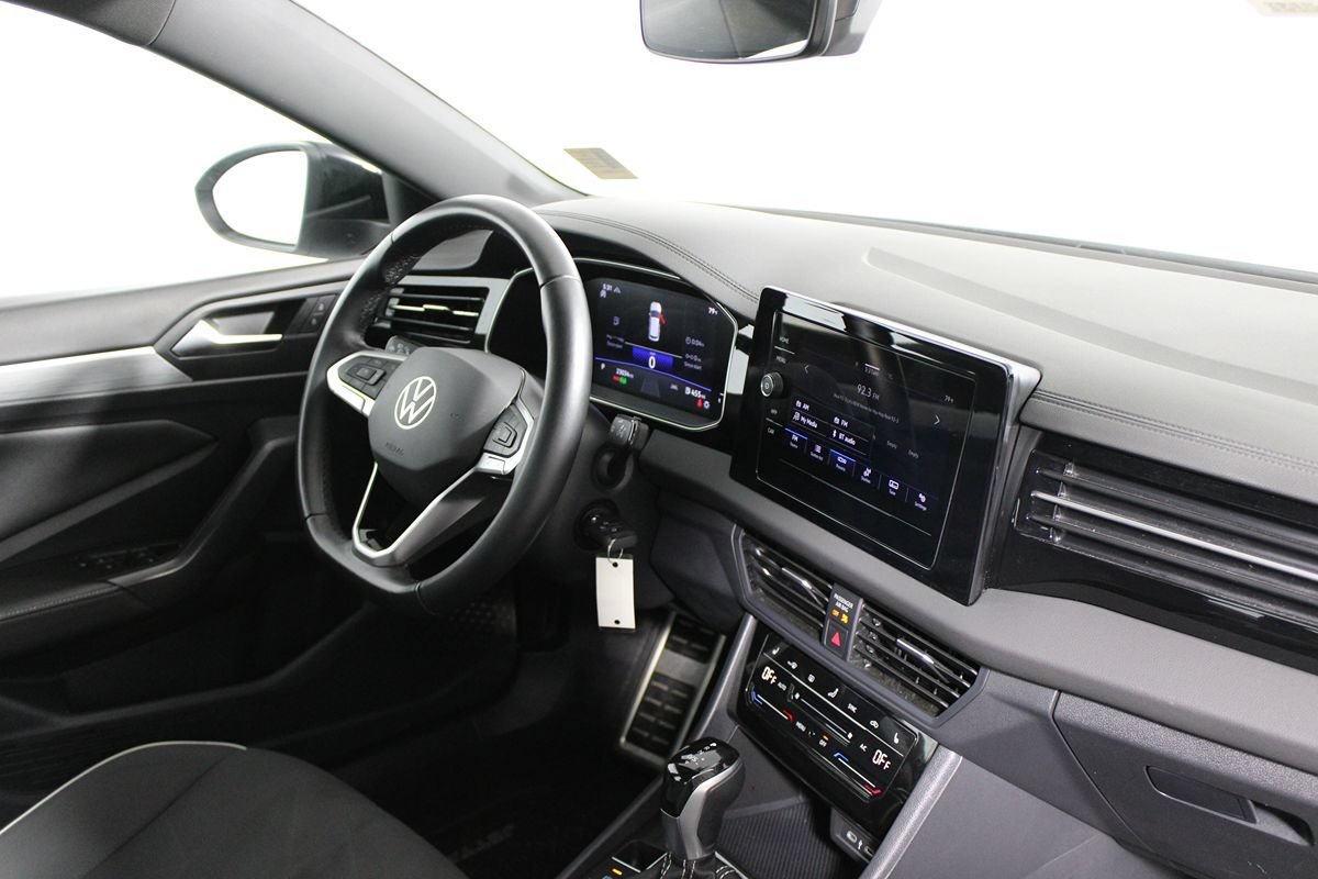 Used 2025 Volkswagen Jetta Sport FWD image 11