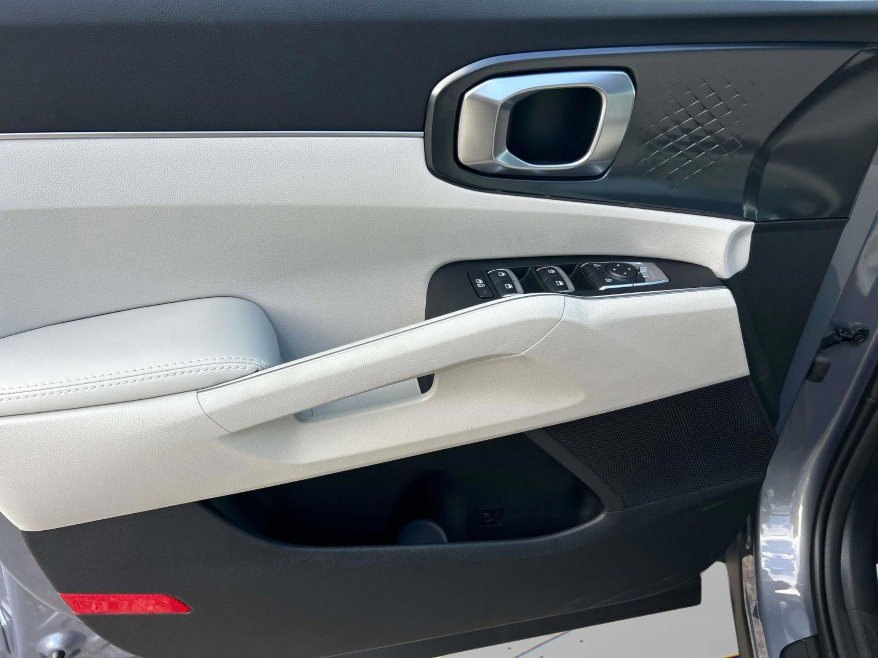 New 2025 Kia Sorento S w/ Panoramic Sunroof Package image 20