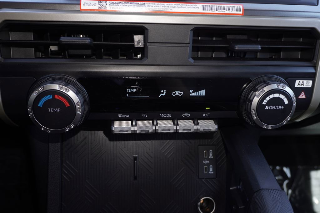 Certified 2025 Toyota Tacoma SR5 AWD/4WD image 16