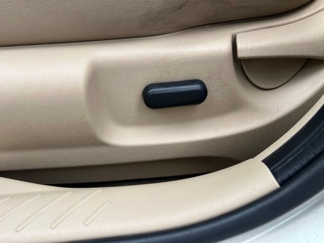 Used 2012 Ford Escape Limited FWD image 25
