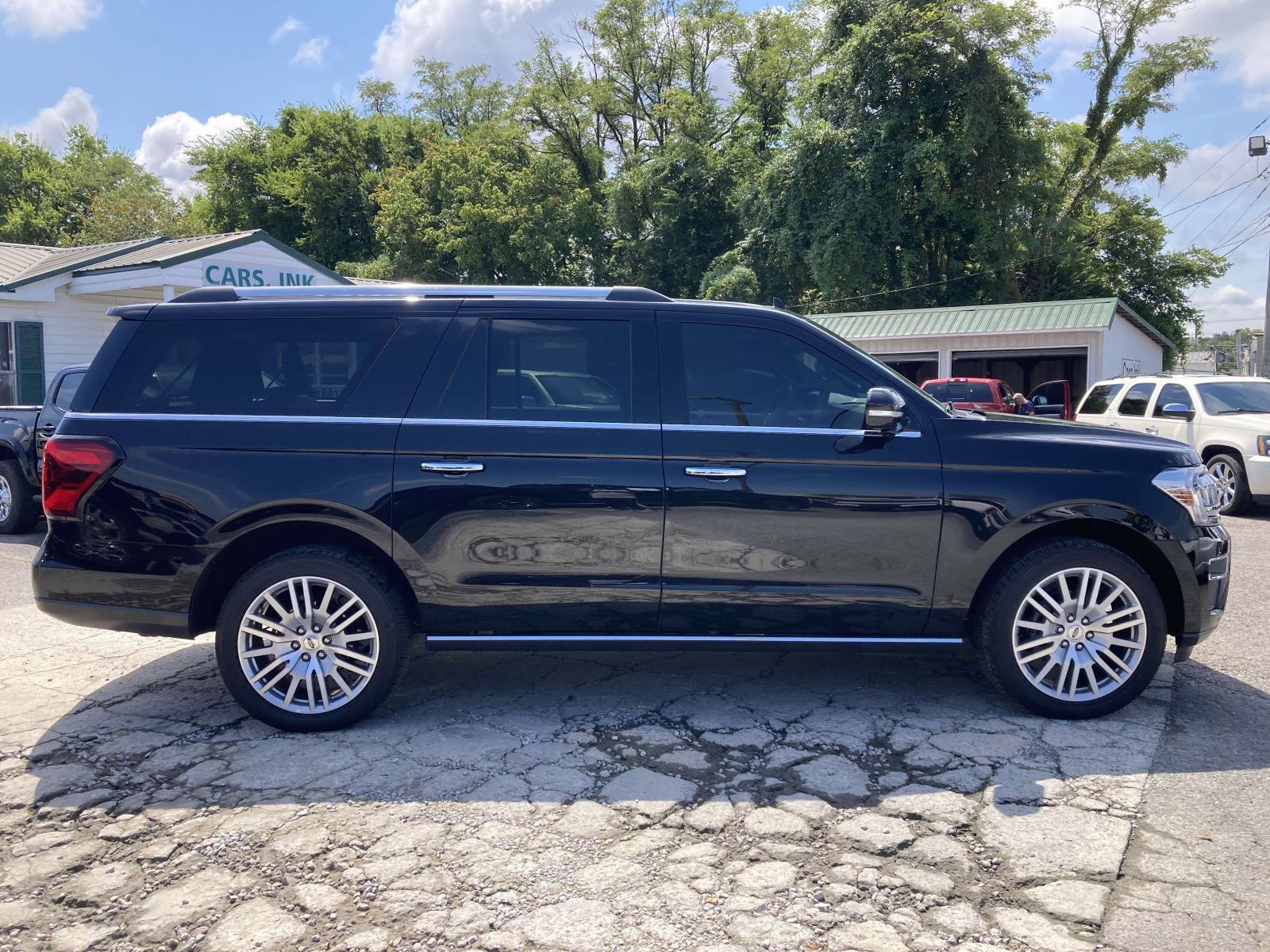 Used 2024 Ford Expedition Max Limited image 2