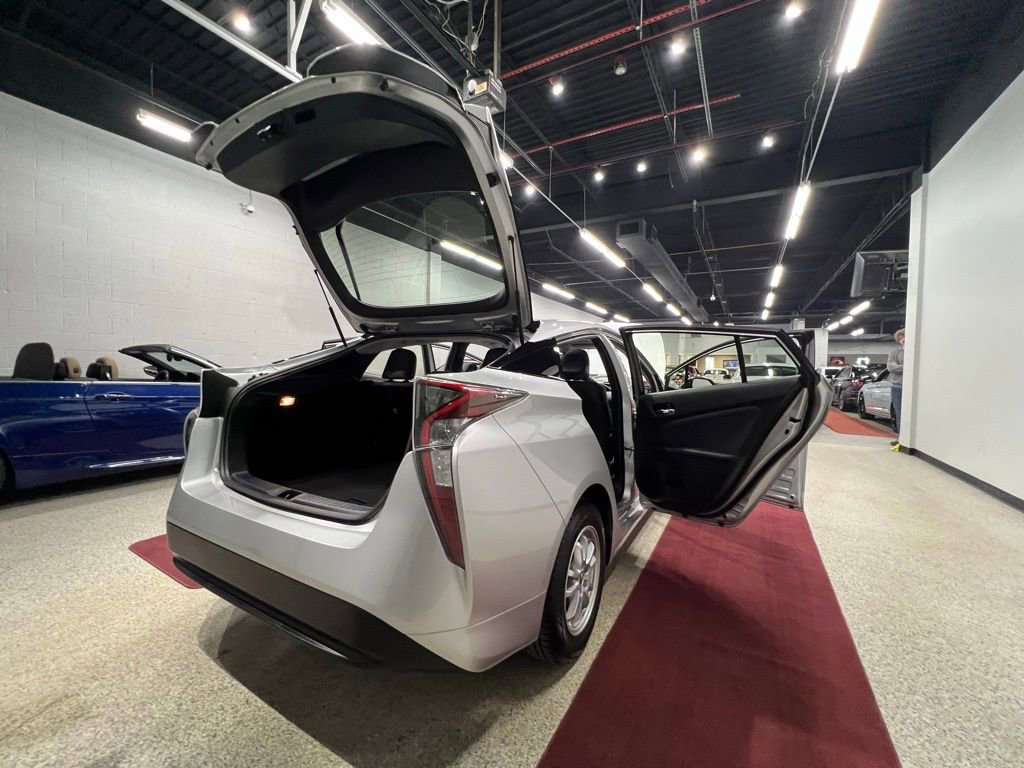 Used 2017 Toyota Prius Four w/ Advanced Technology Package image 65