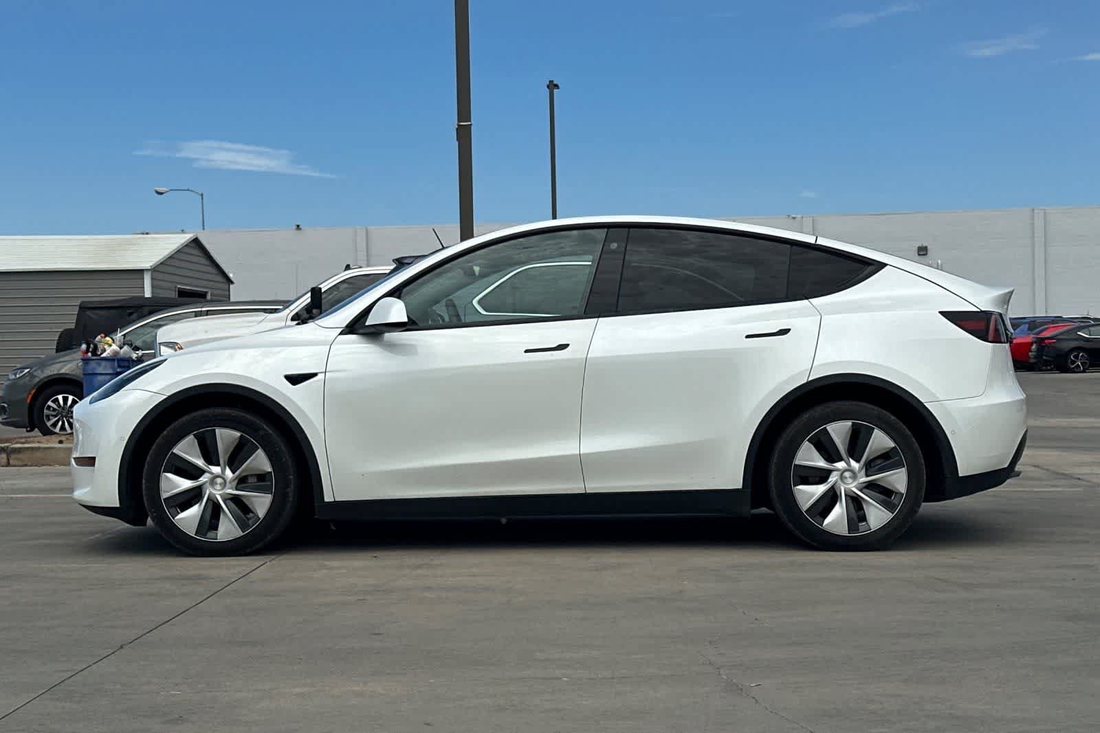 Used 2022 Tesla Model Y Long Range AWD/4WD image 6