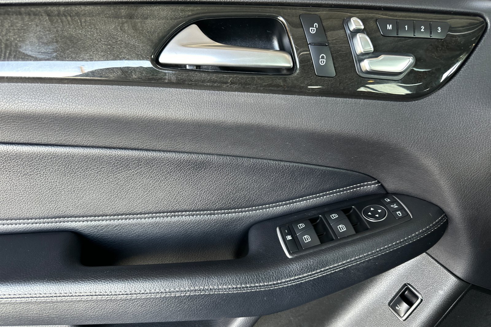 Used 2018 Mercedes-Benz GLE 350 4MATIC image 11
