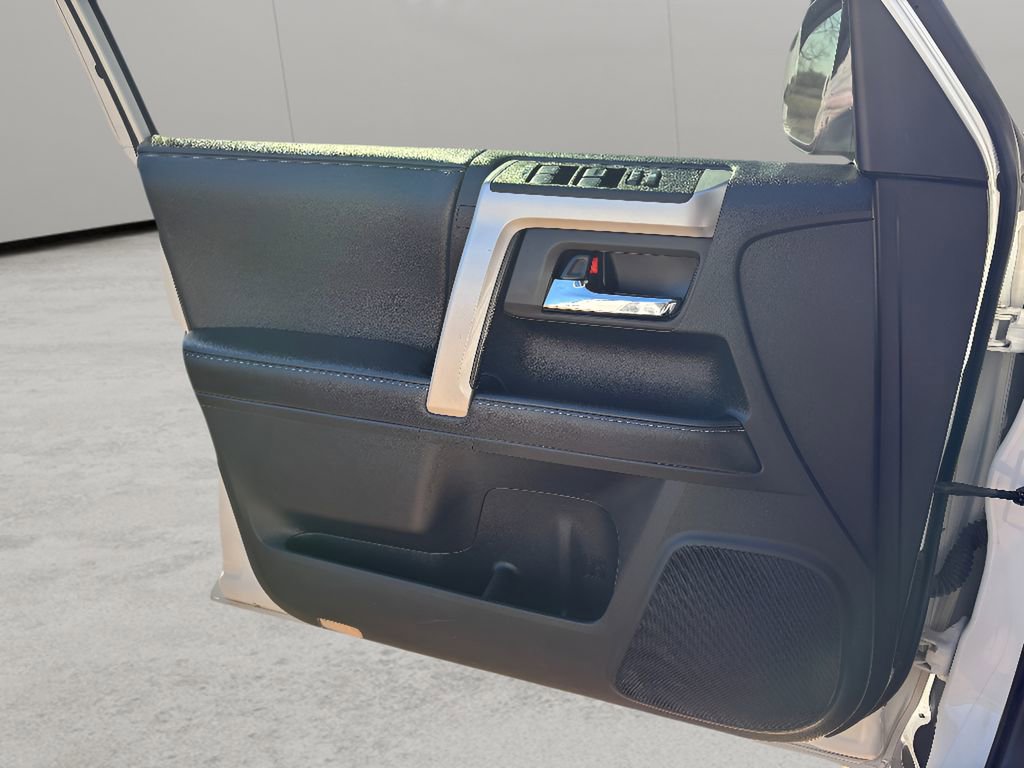 Used 2019 Toyota 4Runner SR5 AWD/4WD image 16