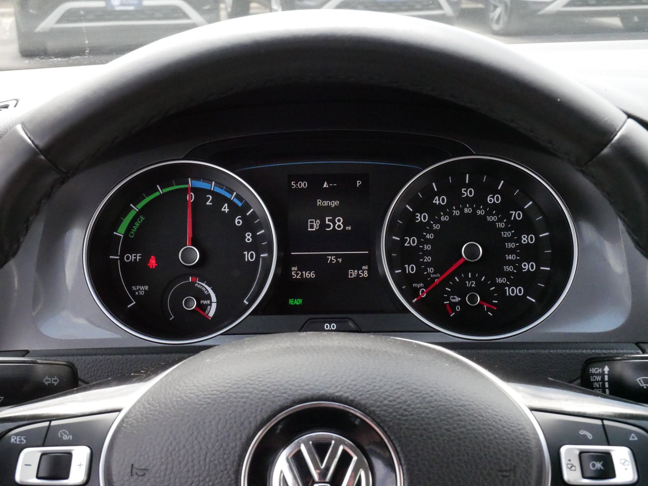 Used 2016 Volkswagen e-Golf SEL Premium FWD image 21