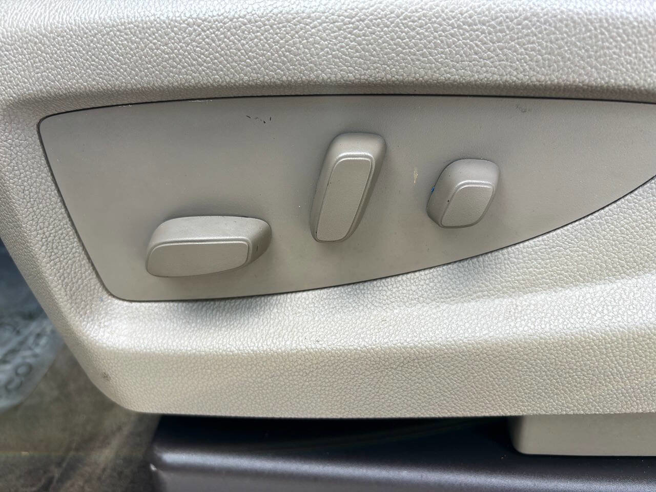 Used 2015 Chevrolet Silverado 1500 LTZ Z71 w/ LTZ Plus Package image 39