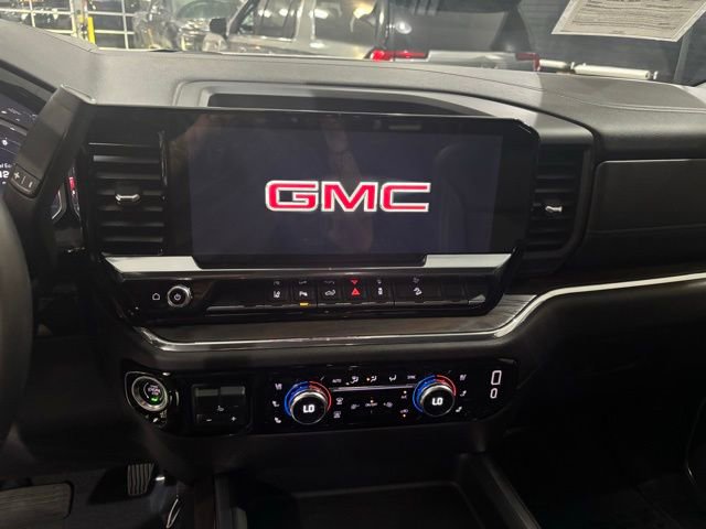 Used 2024 GMC Sierra 3500 SLT w/ SLT Premium Package AWD/4WD image 18