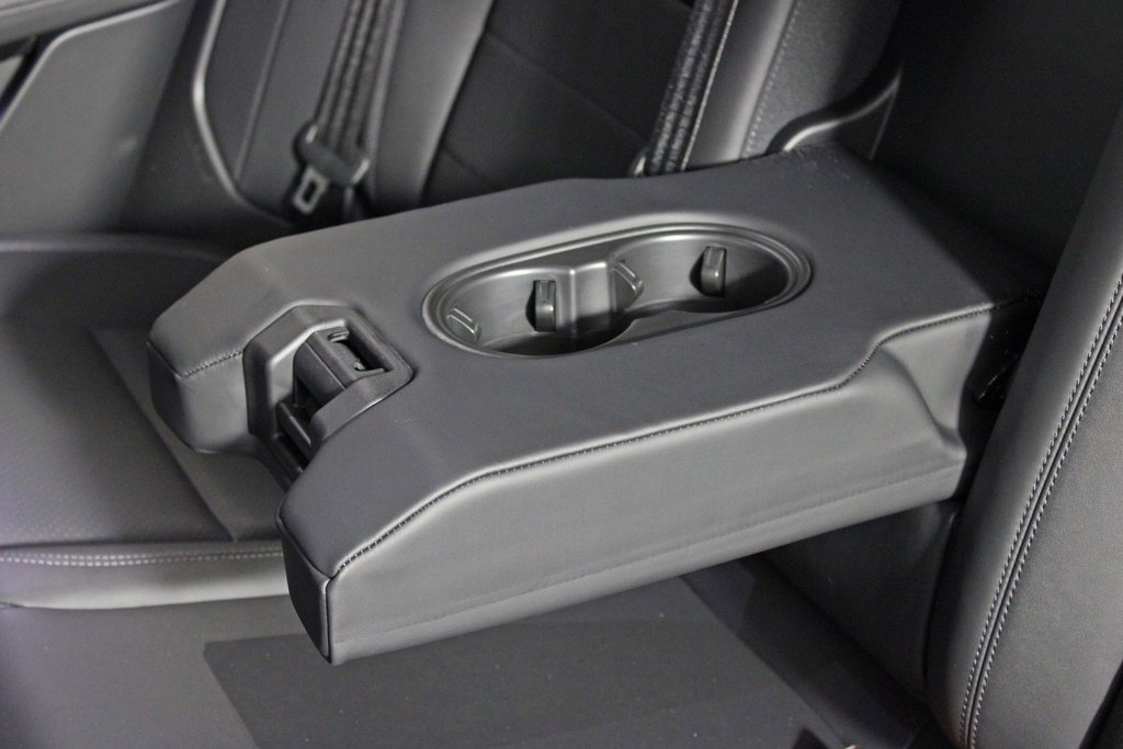 Used 2025 Porsche Macan Electric image 35