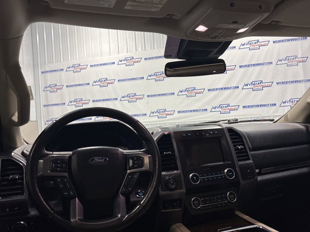 Used 2019 Ford Expedition Platinum AWD/4WD image 2