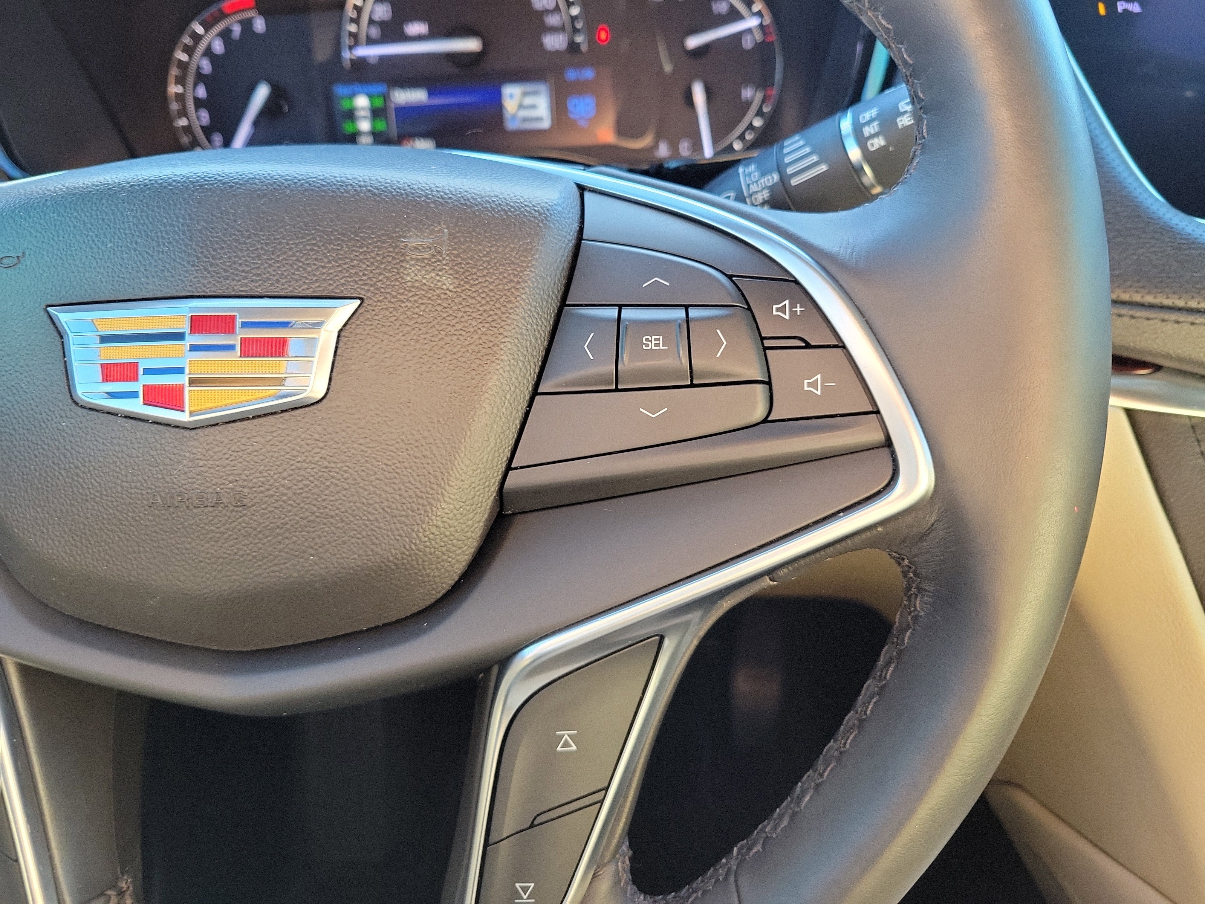 Used 2018 Cadillac XT5 Luxury w/ Driver Awareness Package FWD image 31