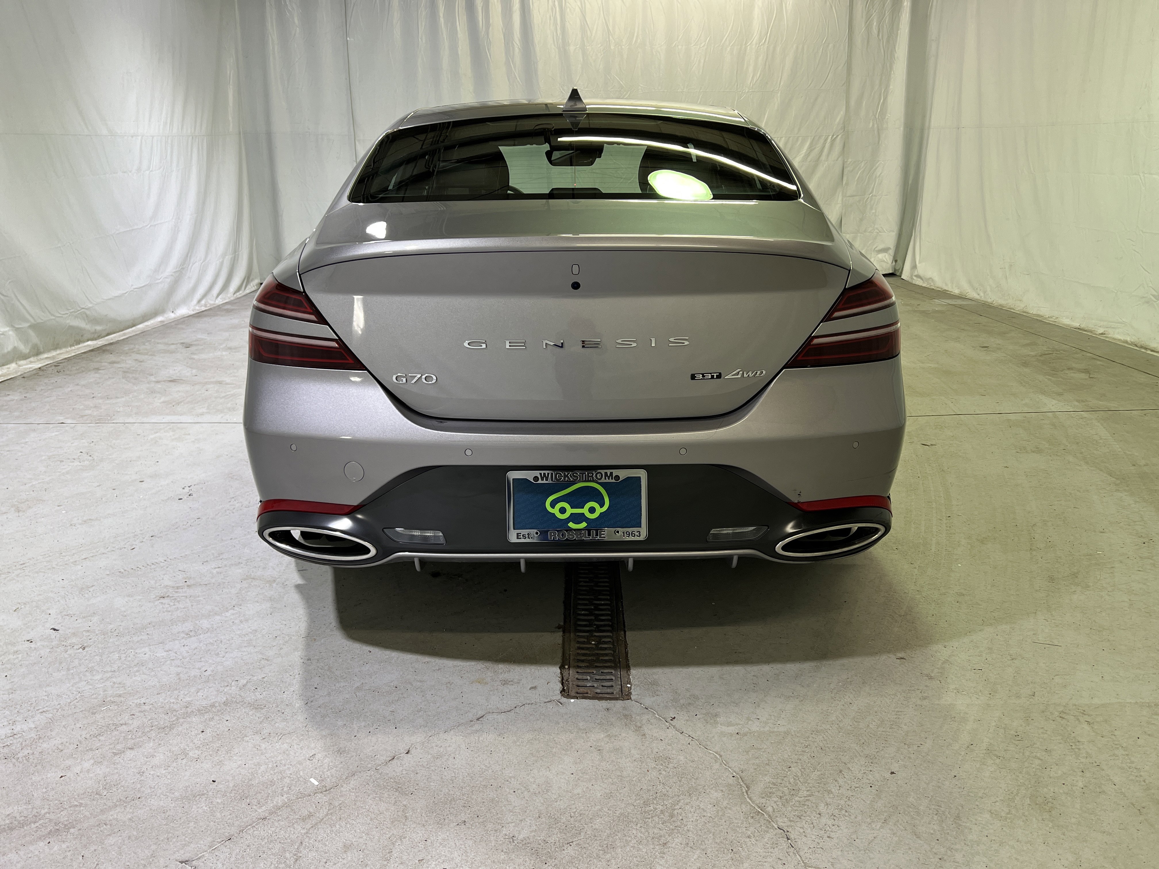 Used 2023 Genesis G70 3.3T w/ Sport Prestige Package image 9