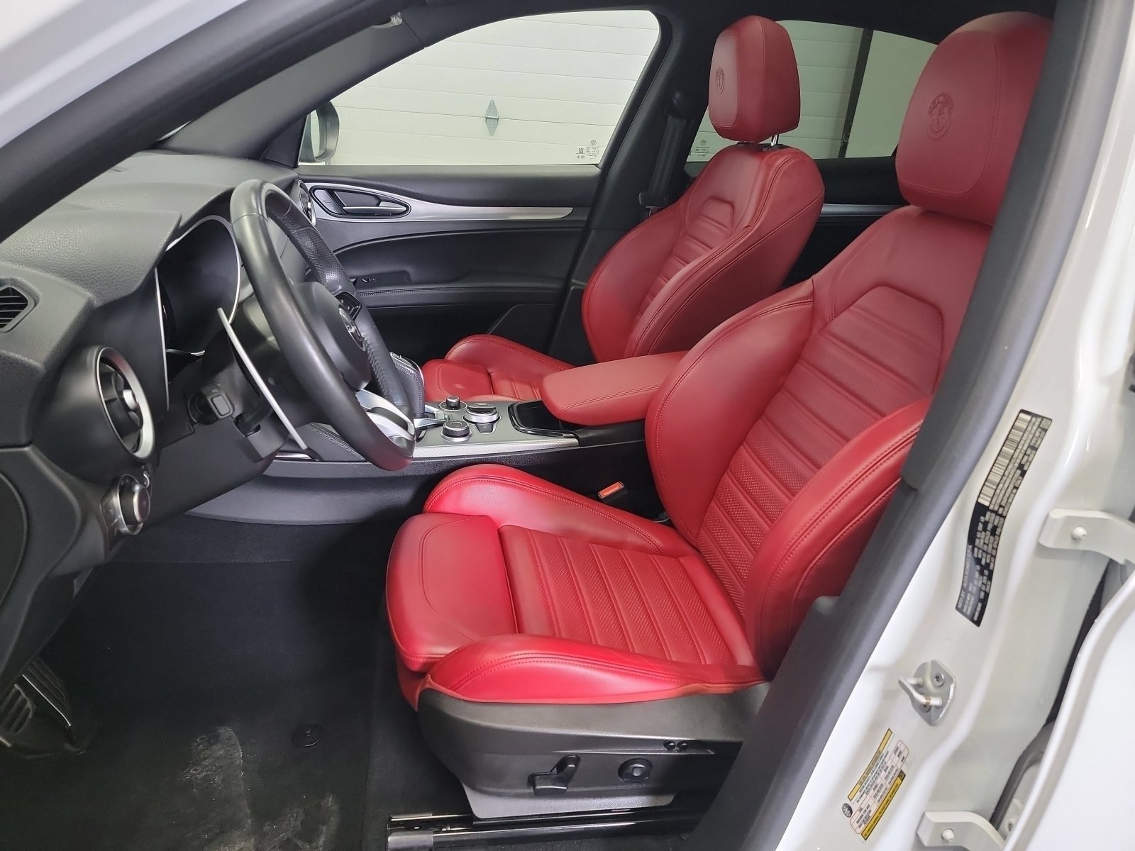 Used 2024 Alfa Romeo Stelvio Veloce AWD/4WD image 12