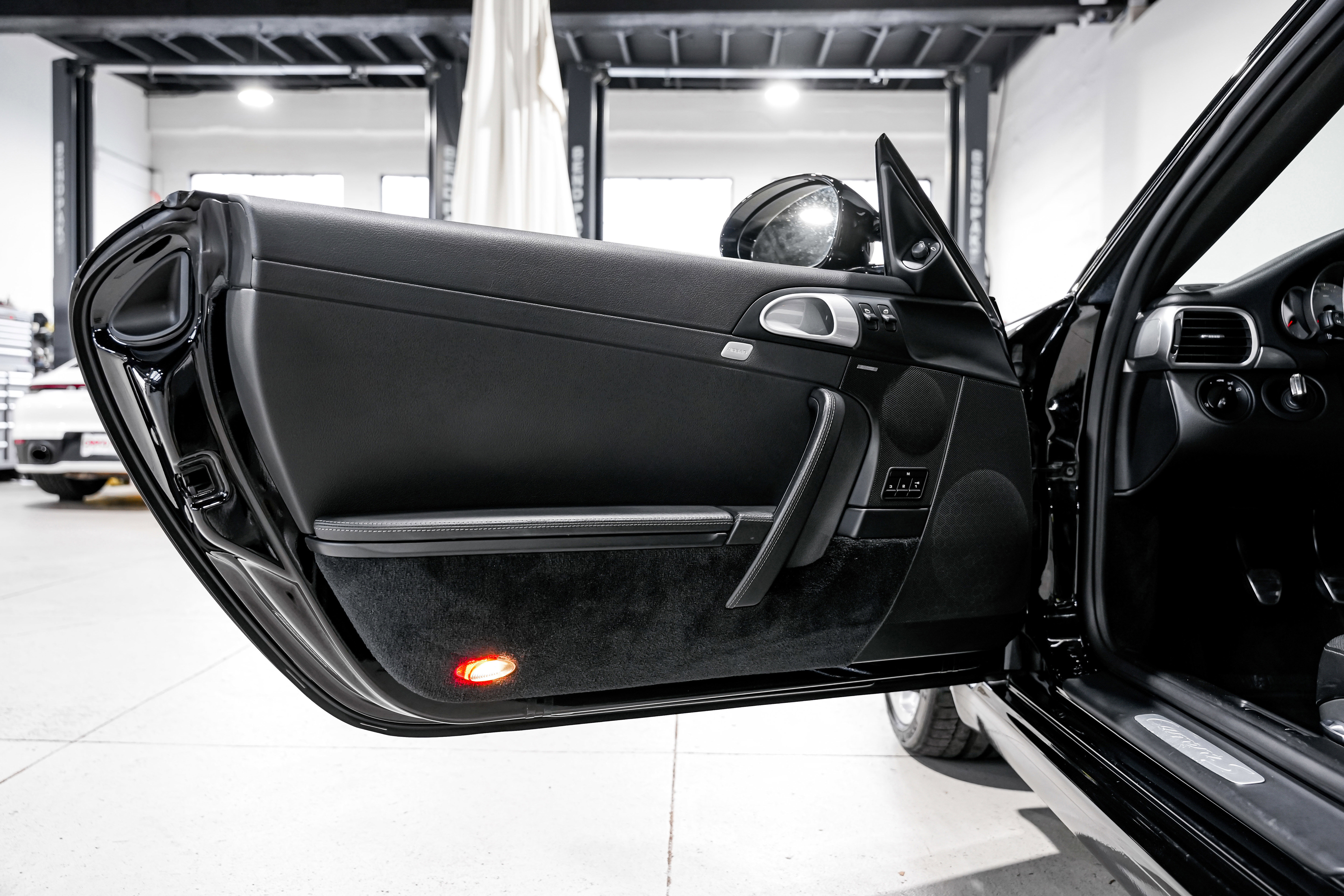 Used 2009 Porsche 911 Carrera S image 24