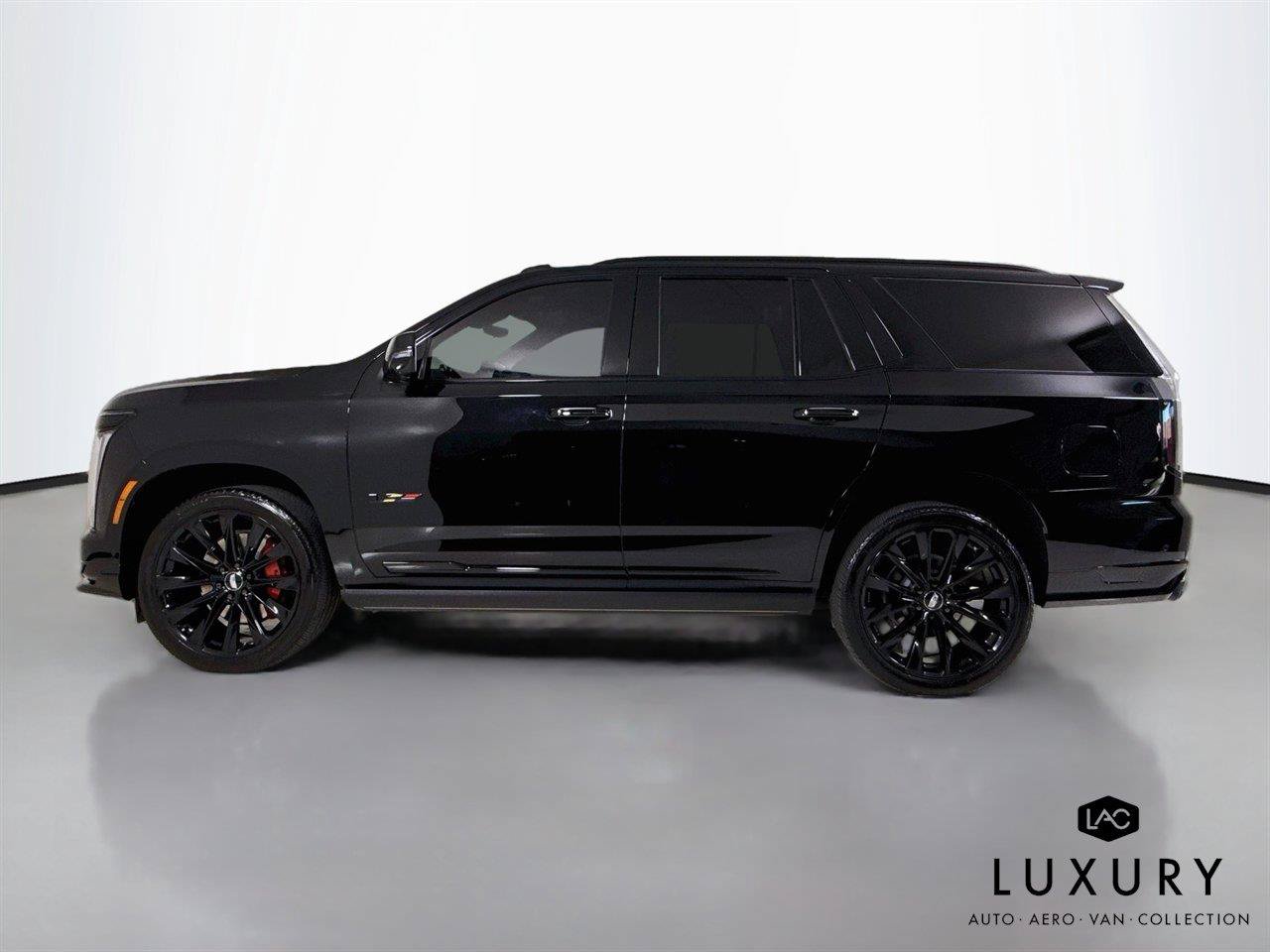 Used 2025 Cadillac Escalade V w/ LPO, ONYX Package AWD/4WD image 9