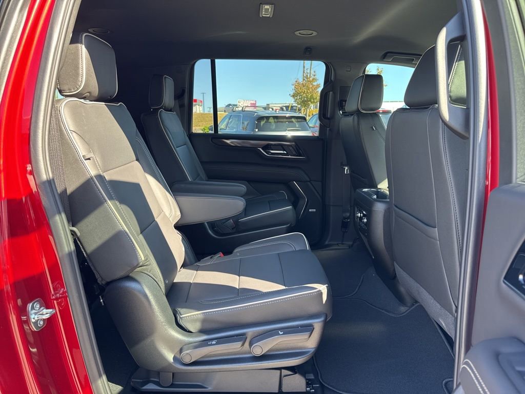 New 2026 GMC Yukon XL Elevation w/ LPO, Elevation Black Package image 26