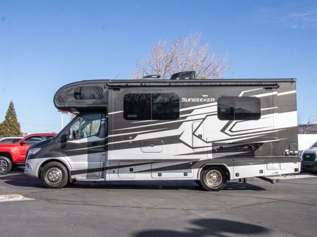 Used 2022 Mercedes-Benz Sprinter 3500 image 4