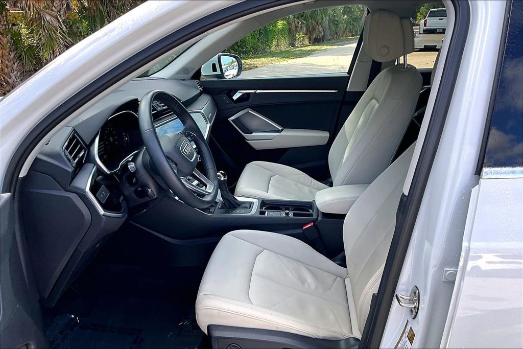 Used 2020 Audi Q3 2.0T Premium Plus w/ Premium Plus Package image 21