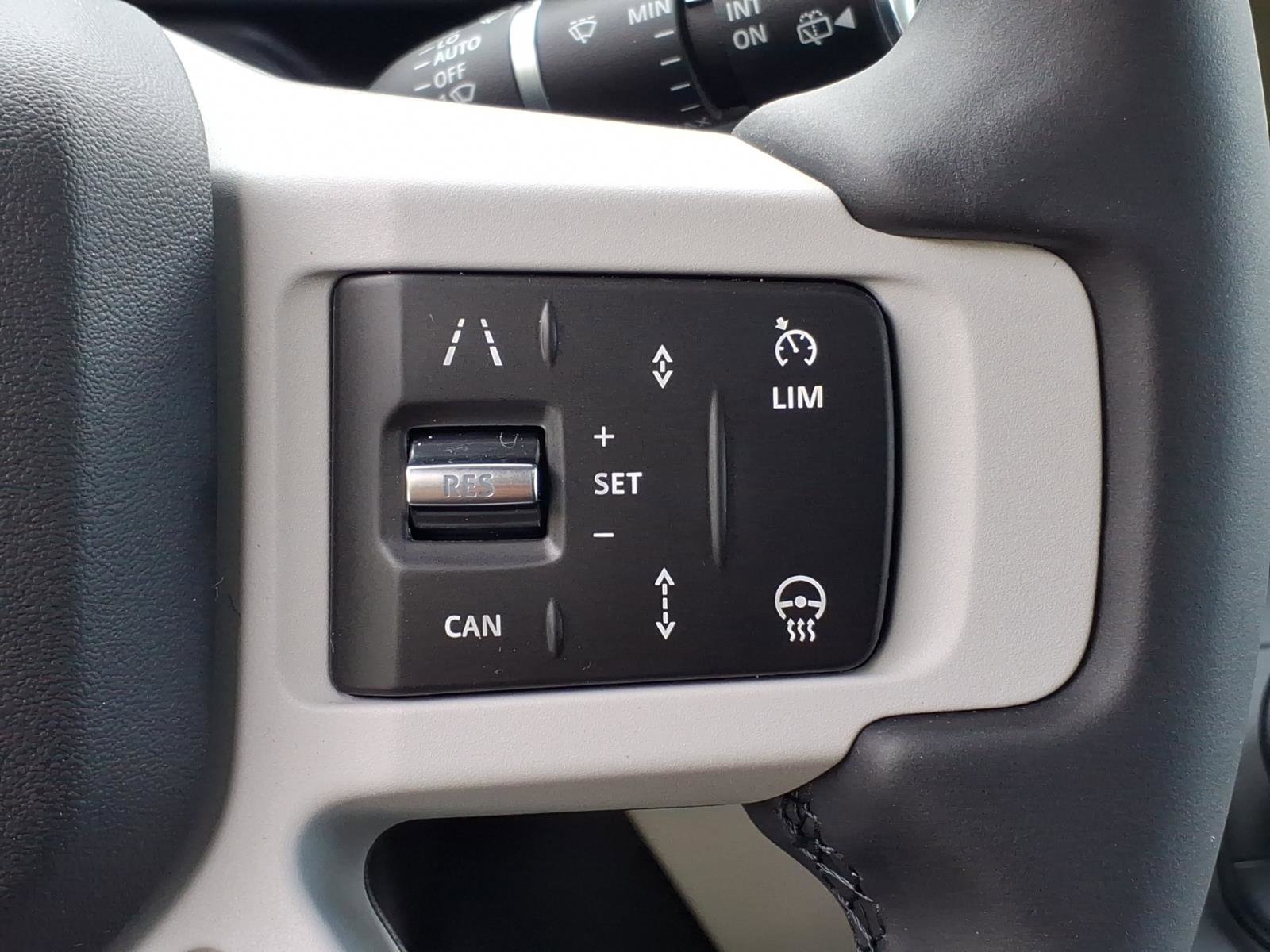 New 2026 Land Rover Defender 110 X-Dynamic SE AWD/4WD image 15