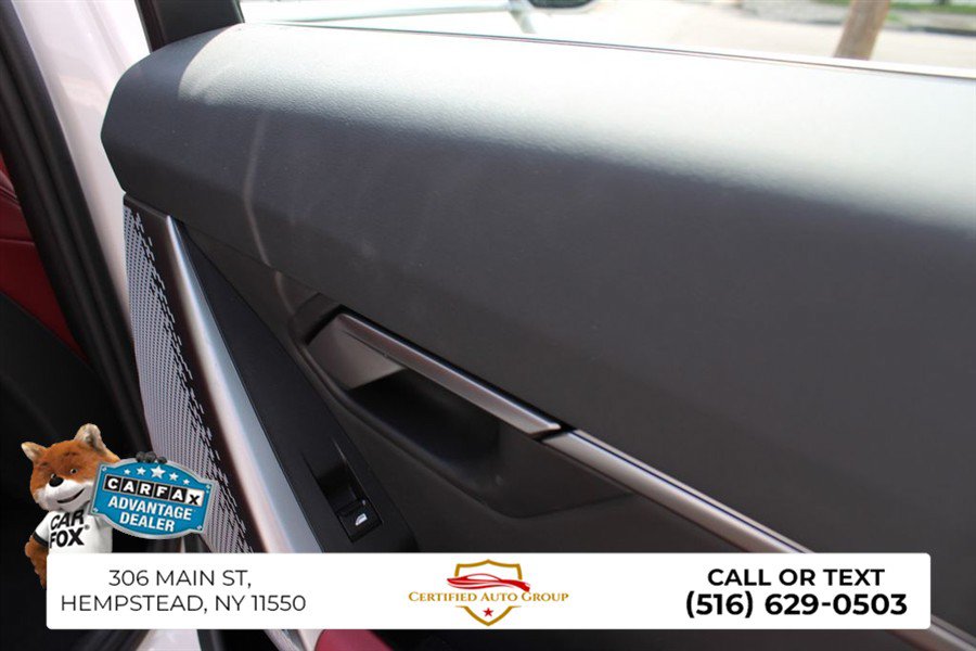 Used 2024 BMW 540i xDrive AWD/4WD image 28