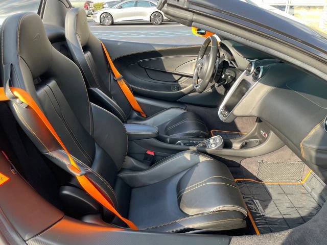 Used 2019 McLaren 570S Spider RWD image 37