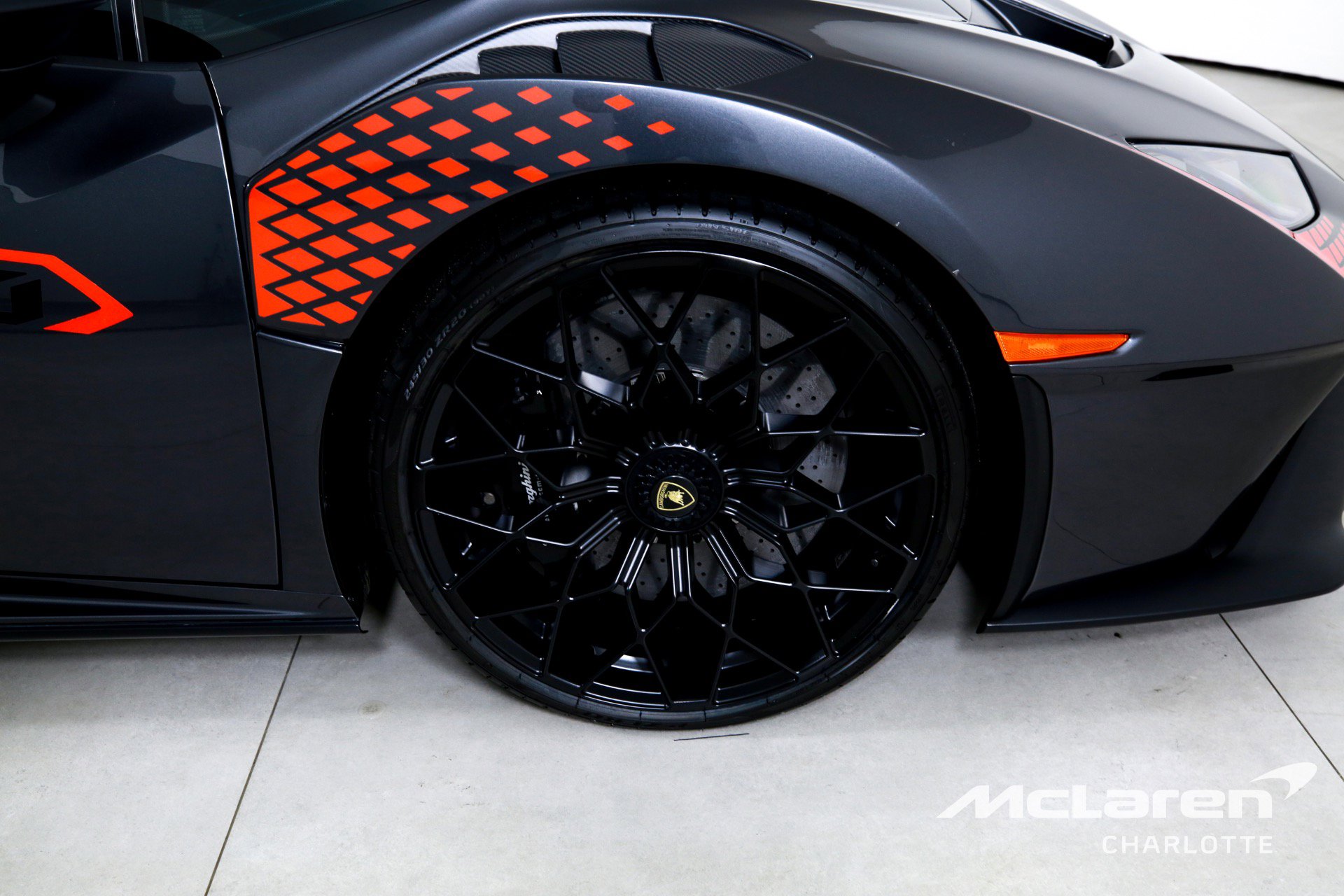Used 2022 Lamborghini Huracan STO RWD image 23