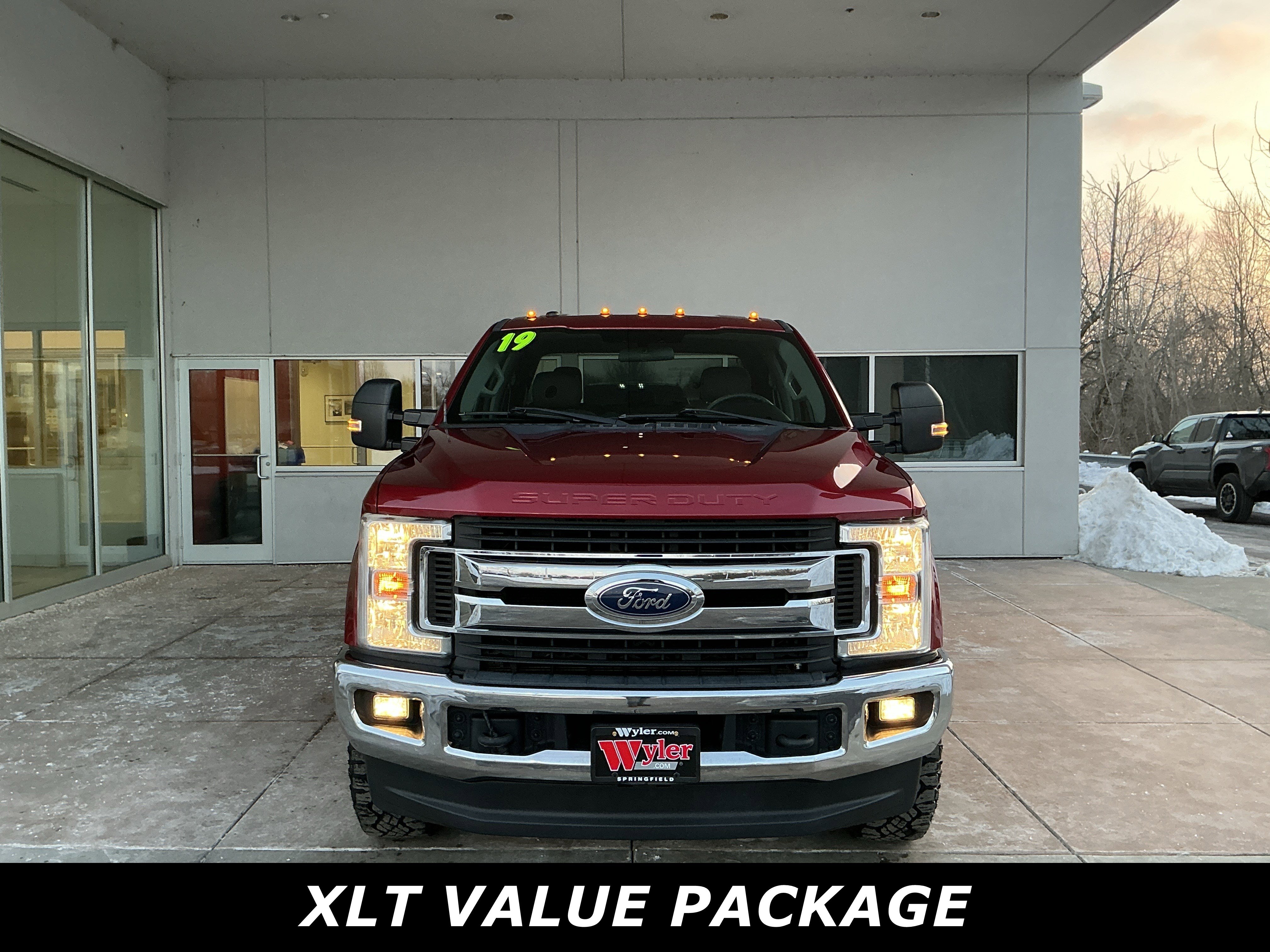 Used 2019 Ford F250 XLT w/ XLT Value Package image 2