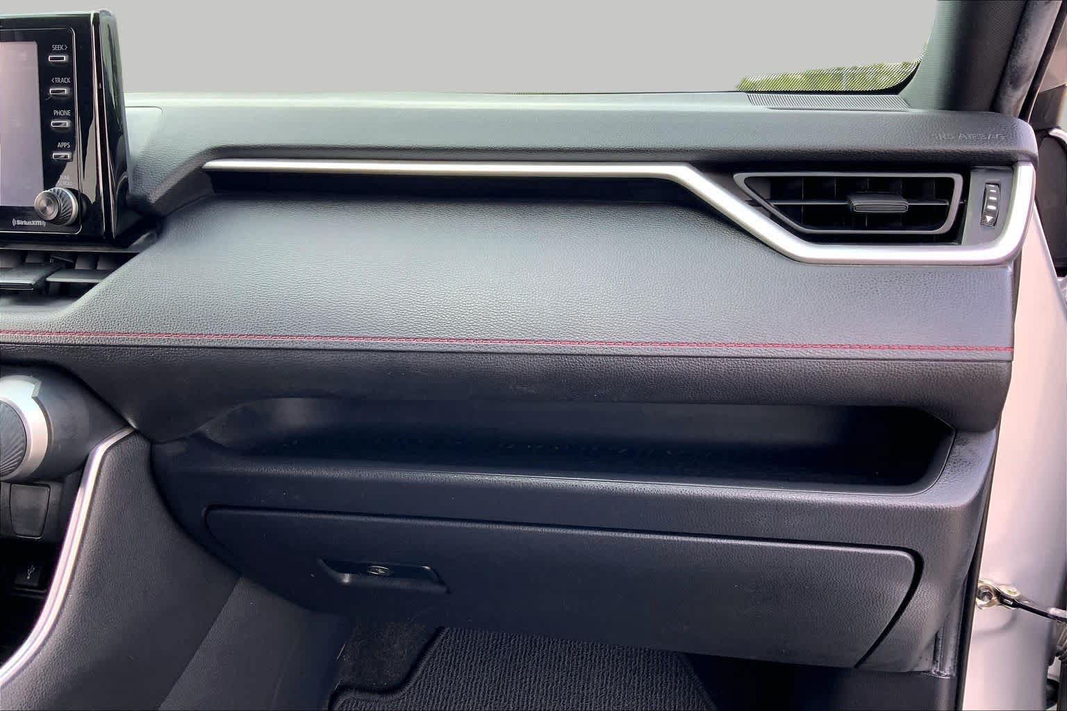 Used 2022 Toyota RAV4 SE AWD/4WD image 18