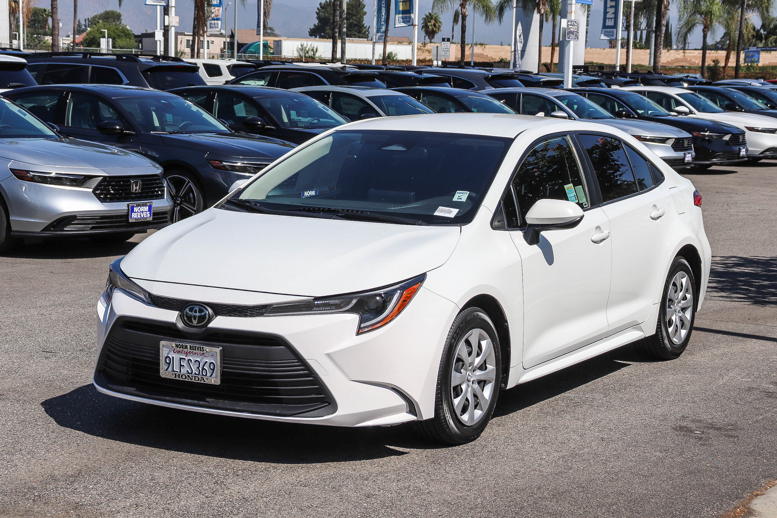 Used 2024 Toyota Corolla LE FWD image 3