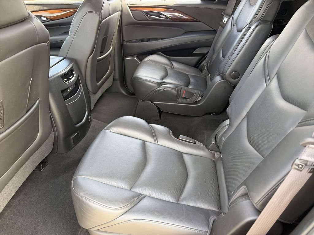 Used 2017 Cadillac Escalade Premium Luxury AWD/4WD image 32